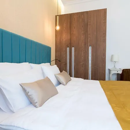 Megapolis Luxury Suites *