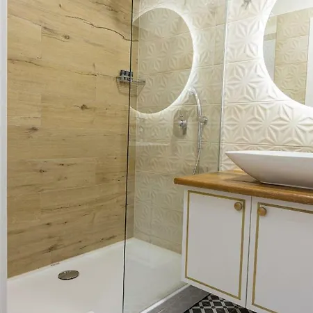 Megapolis Luxury Suites