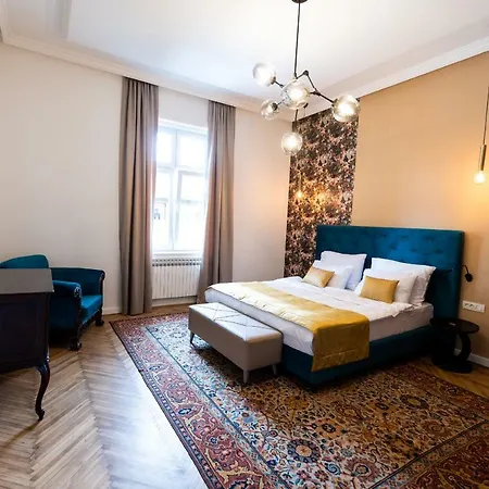 Megapolis Luxury Suites *