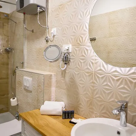Megapolis Luxury Suites *